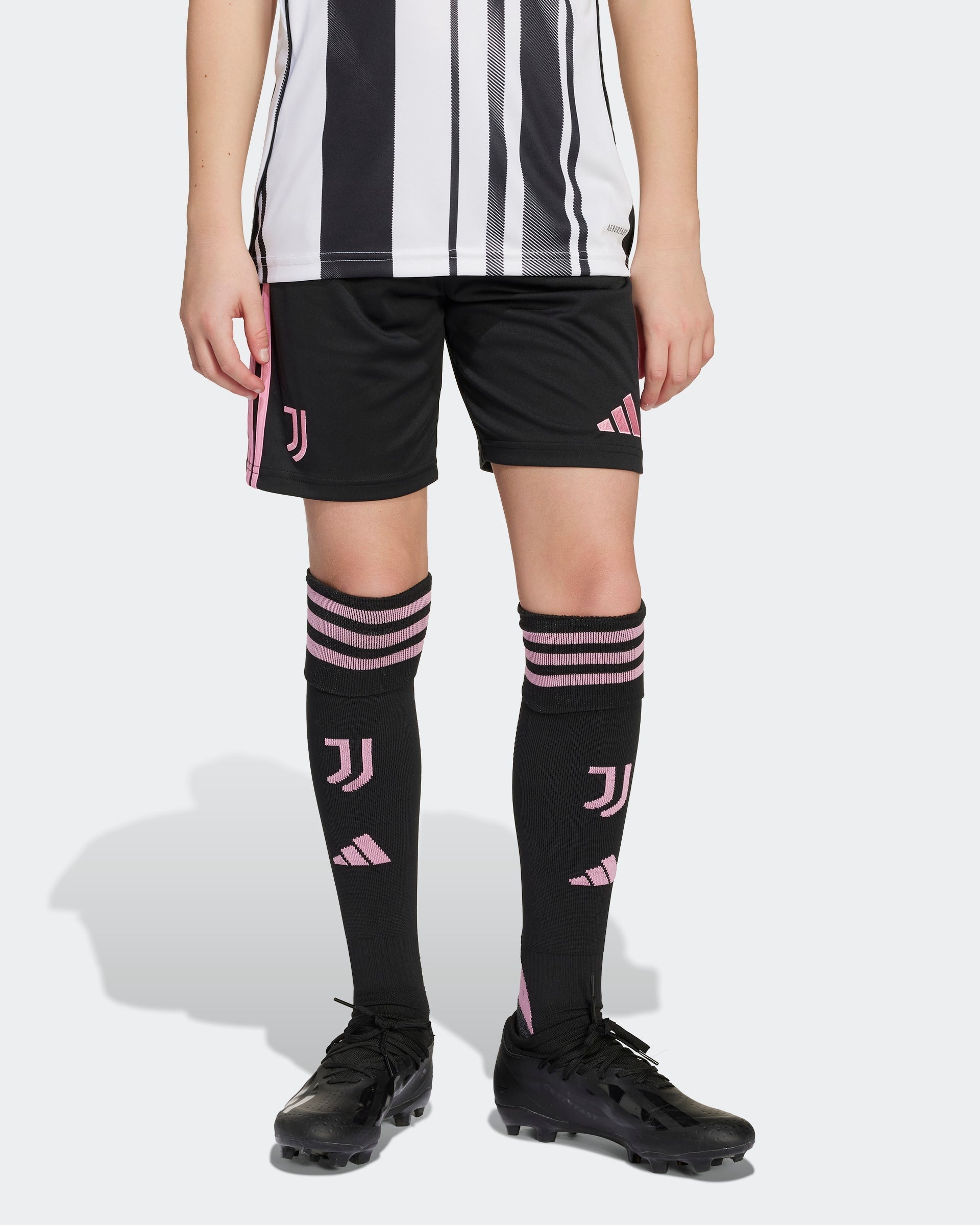 Junior Juventus Home 25/26 Replica Shorts