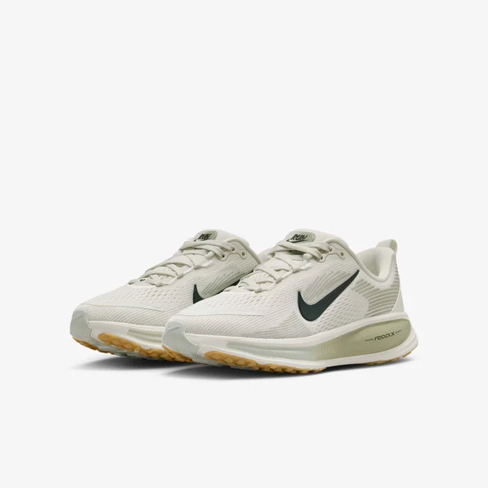 Junior Vomero 18 Running Shoe