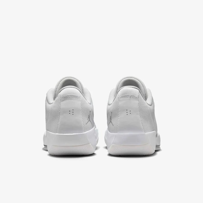 Mens Luka .77 Basketball Shoe