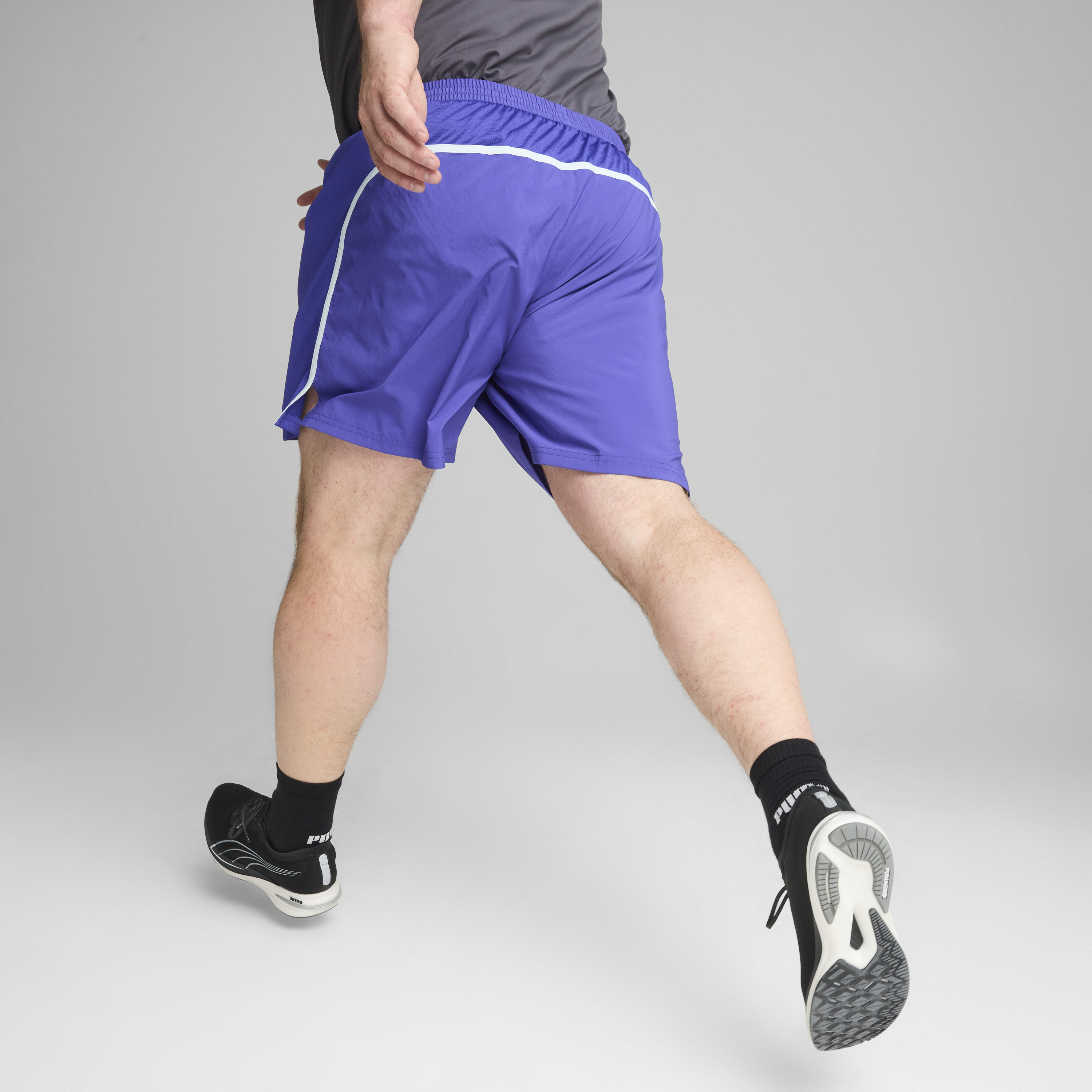 Mens Run Favorite Velocity 7 Inch Short