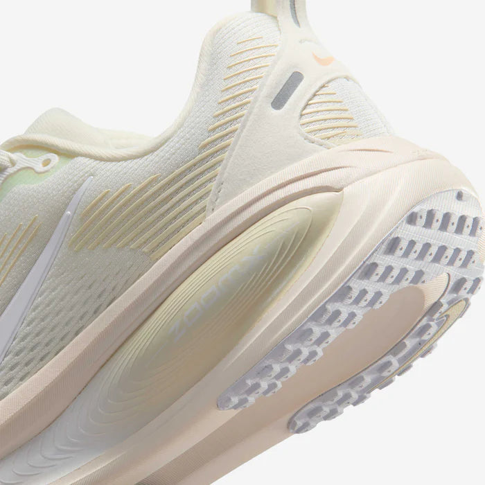 Womens Vomero 18 Running Shoe