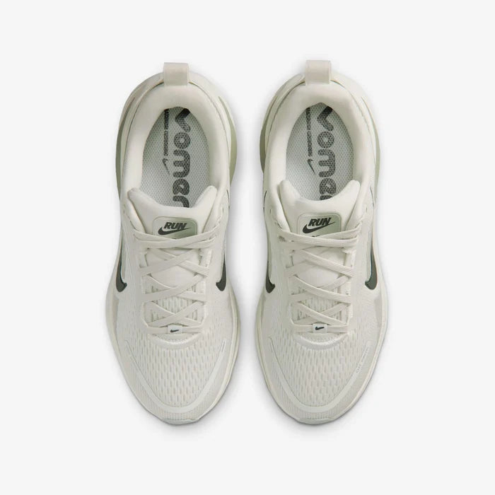 Junior Vomero 18 Running Shoe