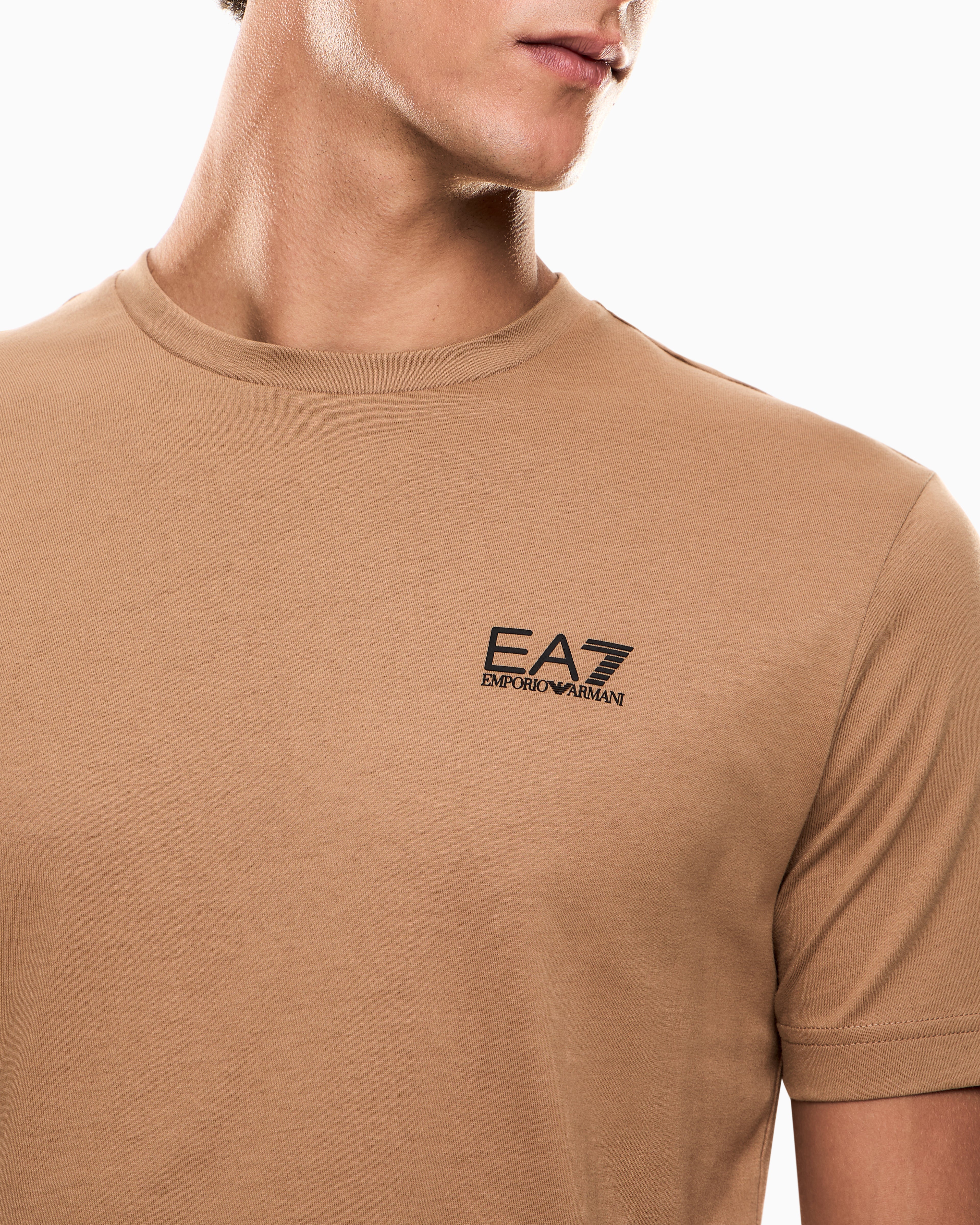 Mens Train Core Identity Small Gold Logo Short Sleeve