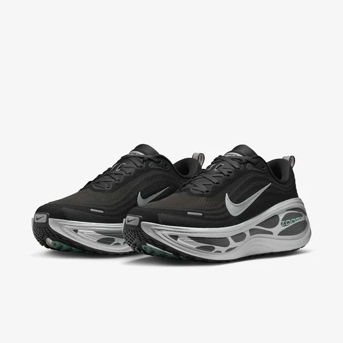 Mens Vomero Plus Running Shoe