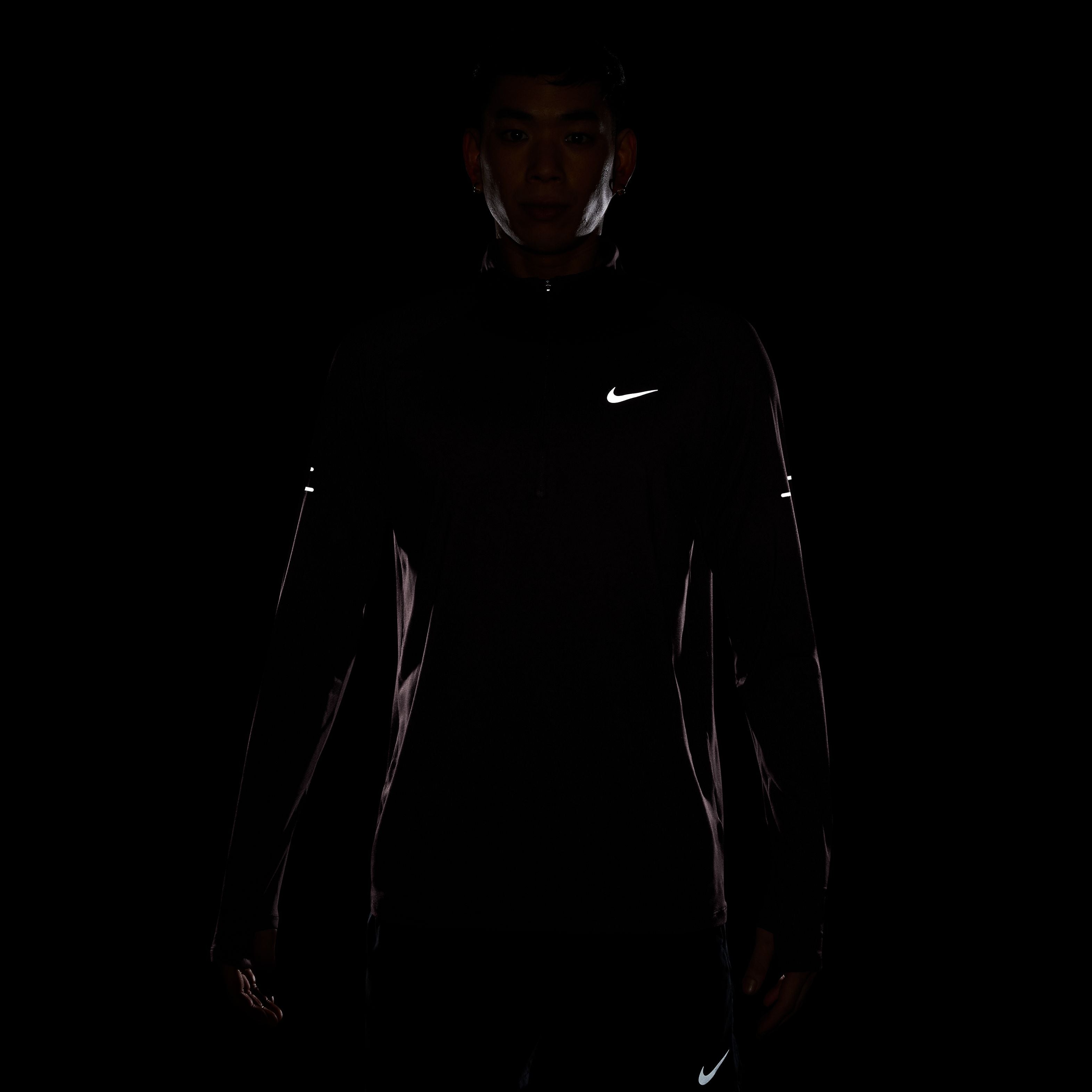 طبقة وسطى رجالية Dri-Fit Stride بنصف سحاب