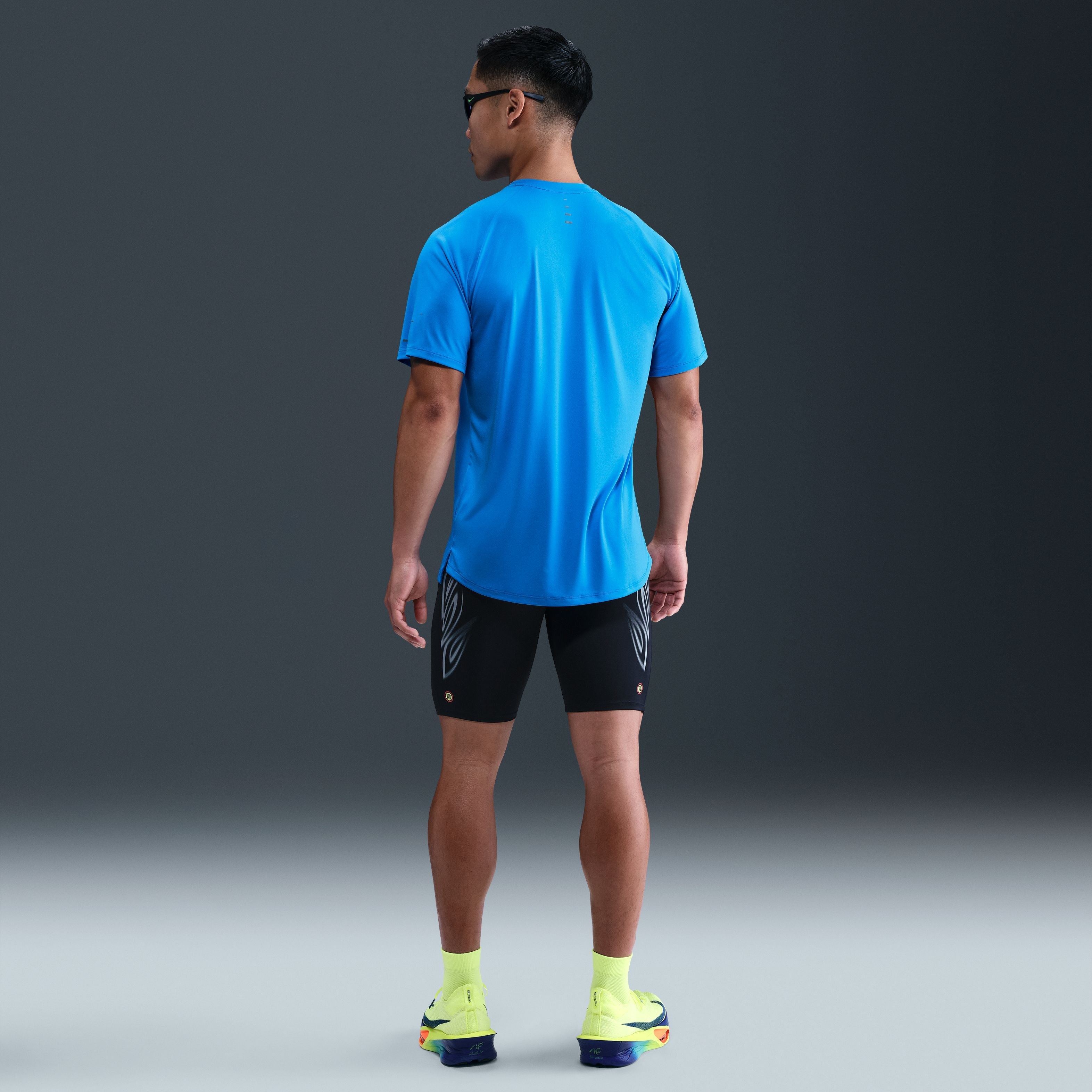 تي شيرت قصير الأكمام Dri-Fit Stride للرجال