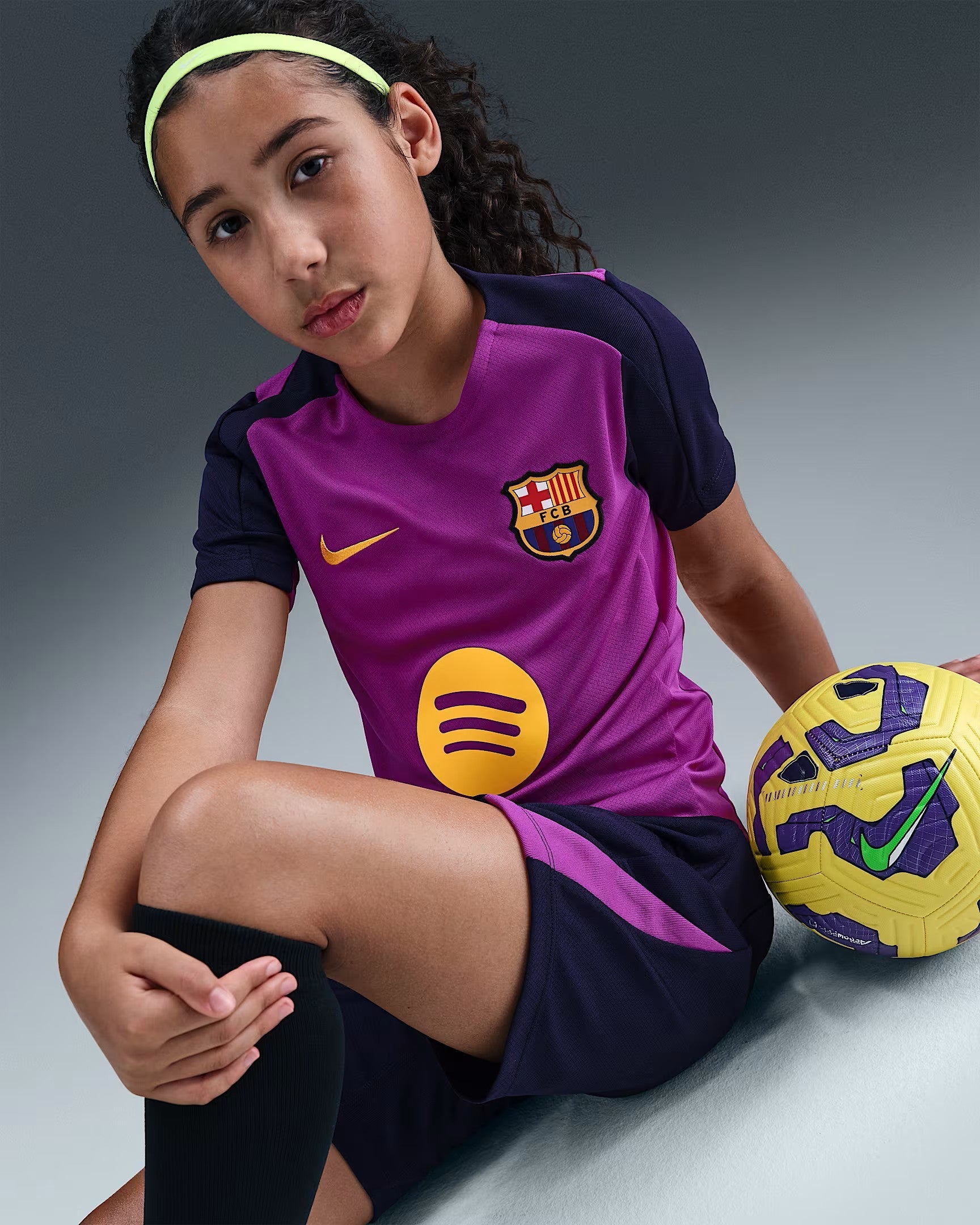 Junior FC Barcelona Training Strike SS Top 25