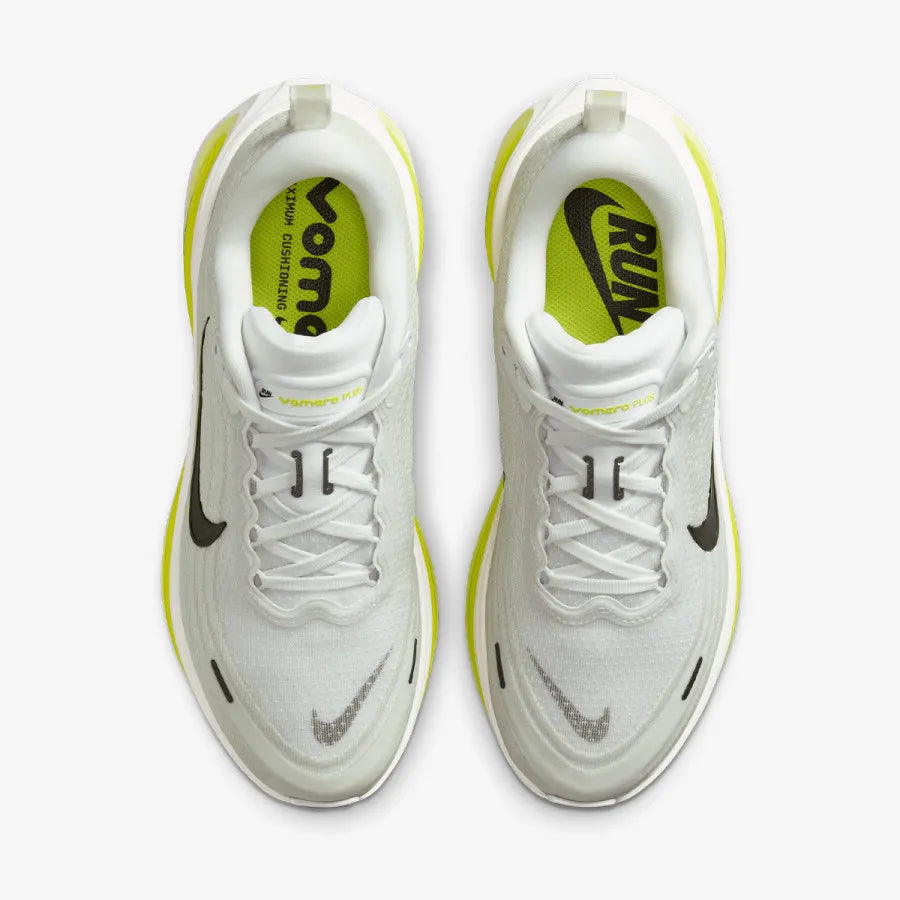 Womens Vomero Plus Running Shoe