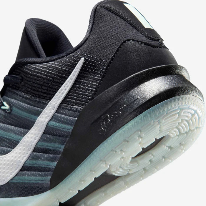 Womens Sabrina 3 Basketball Shoe
