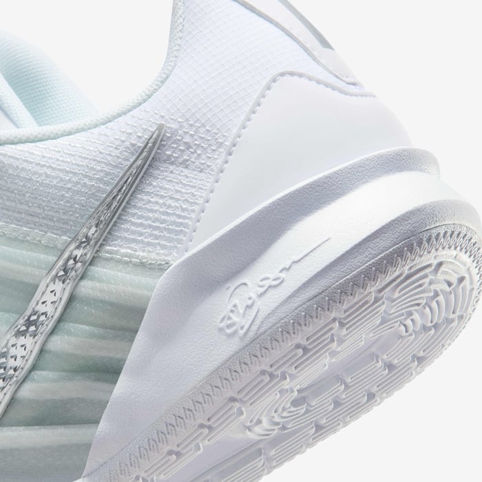 Womens Sabrina 3 Basketball Shoe