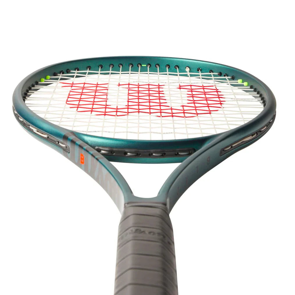 Blade 98 16X19 V9 Tennis Racket (Without String)