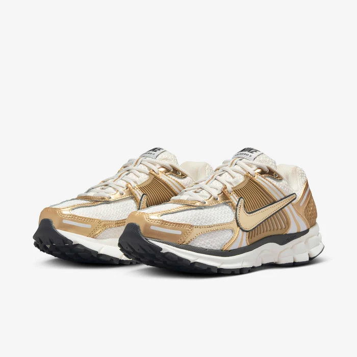 Womens Vomero 5 Gold Shoe