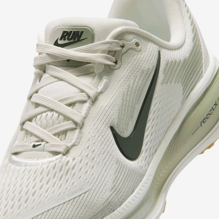 Junior Vomero 18 Running Shoe